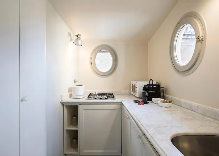 Colosseum Boutique Penthouse With Private Terraces Apartment *